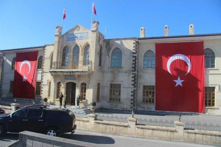 Kilis Valiliğinin Tarihi Sütunları Zeytin Dalı Motifleriyle Süslendi G4