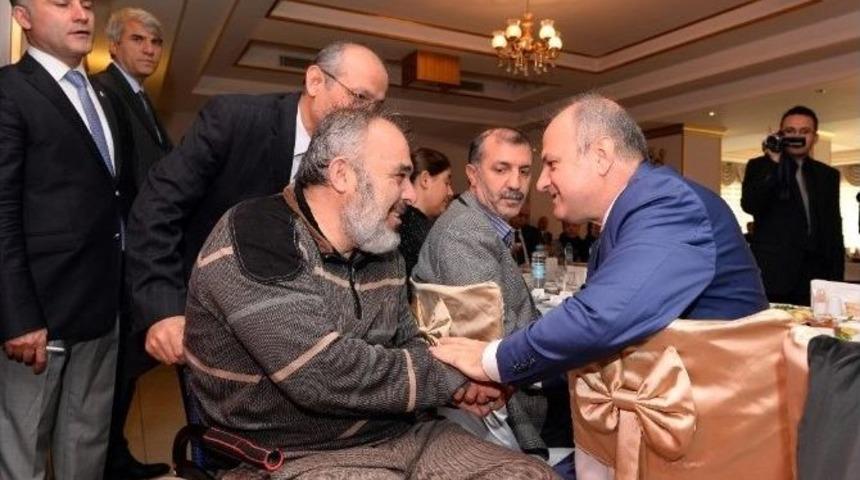 Vali &Ccedil;akacak Şehit Aileleri Ve Gazilerle Bir Araya Geldi