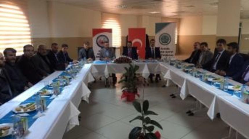 İmam Hatip Okulları Platformu Toplantısı, Vali Aktaş Başkanlığında Yapıldı