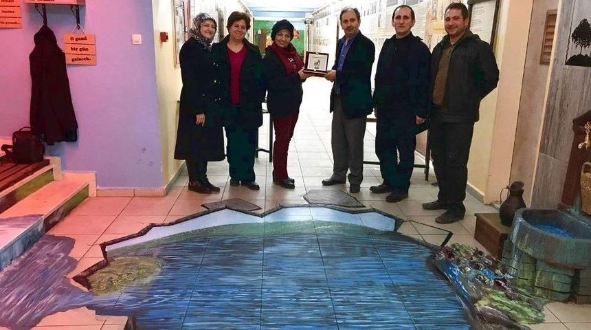 Sosyal Bilimler Lisesi&rsquo;ne 3 Boyutlu Yer Boyama Sanatı