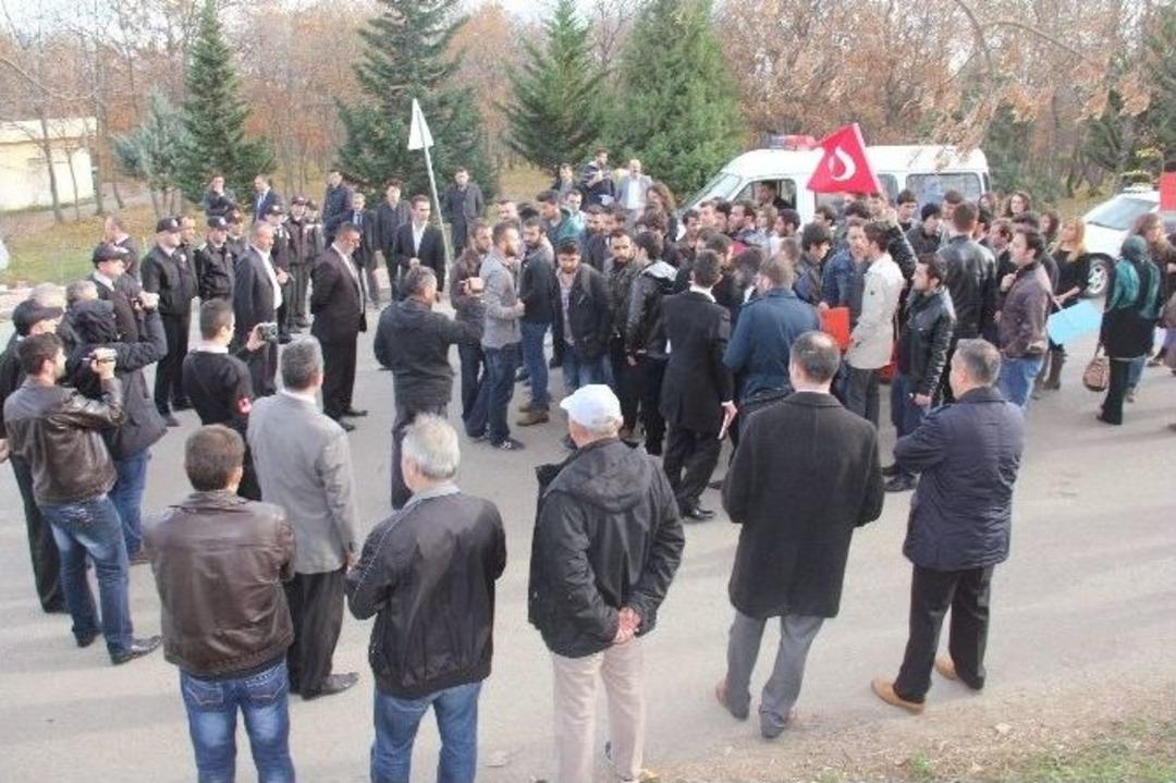 Om&uuml;&rsquo;de Gerginlik