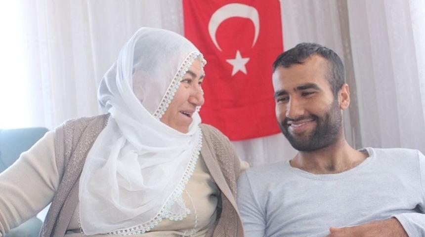 Afrin&rsquo;de Yaralanan Asker Baba Ocağına Getirildi