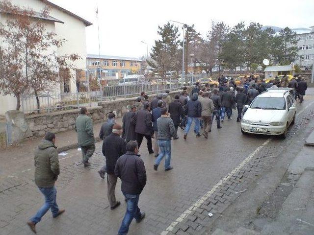 Varto’da Gözaltı Protestosu