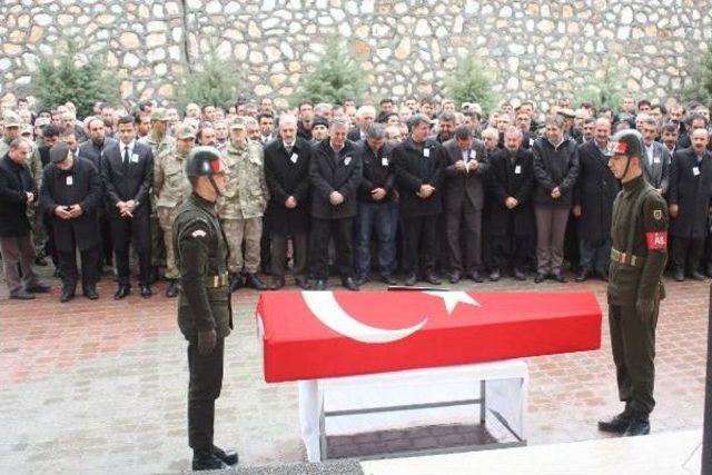 Öldürülen Korucu Toprağa Verildi 2