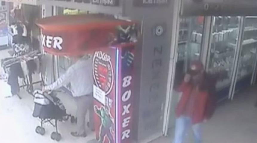 Şapkalı Cep Telefonu Hırsızı