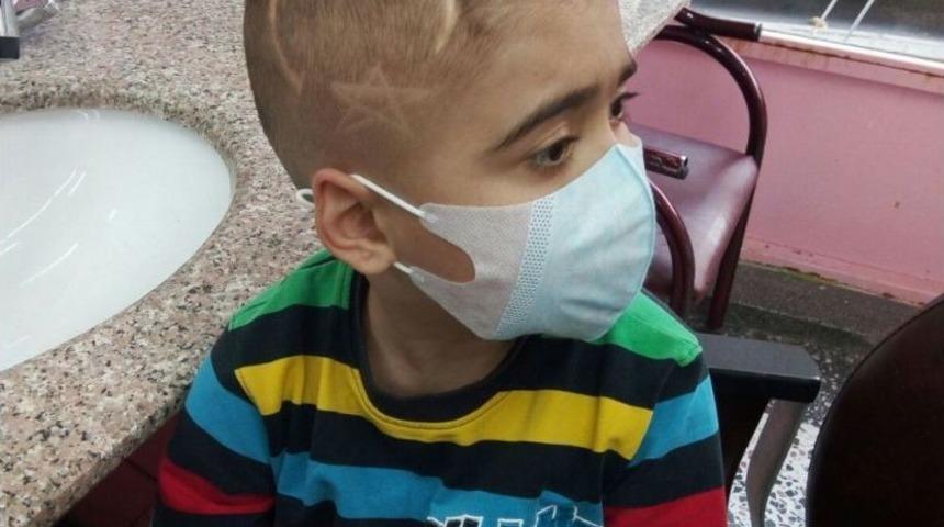 &Ouml;l&uuml;mc&uuml;l Hastalığa Yakalanan &Ccedil;ocuk Kafasında Ay Ve Yıldız Taşıyor