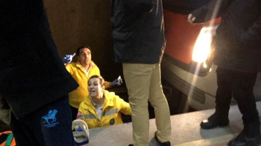 Ankara Metrosunda Raylara D&uuml;şen Gen&ccedil; Kız Kurtarıldı