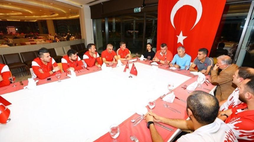 S&ouml;zen, Ampute Milli Takımı&rsquo;nı Ağırladı