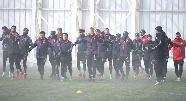 Atiker Konyaspor Günü Tek Antrenmanla Değerlendirdi