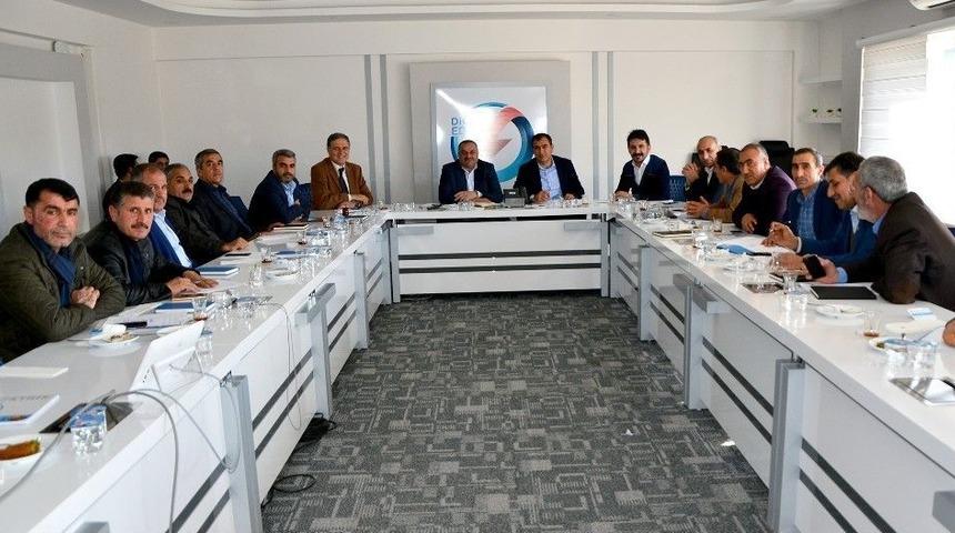 Muhtarlar Ka&ccedil;ak Elektrik Kullanılmasından Rahatsız