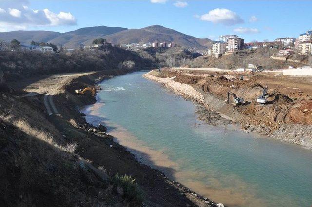 Tunceli’de Mameki Köprüsü Ve Mavi Köprü Kıyı Düzenleme Projesi