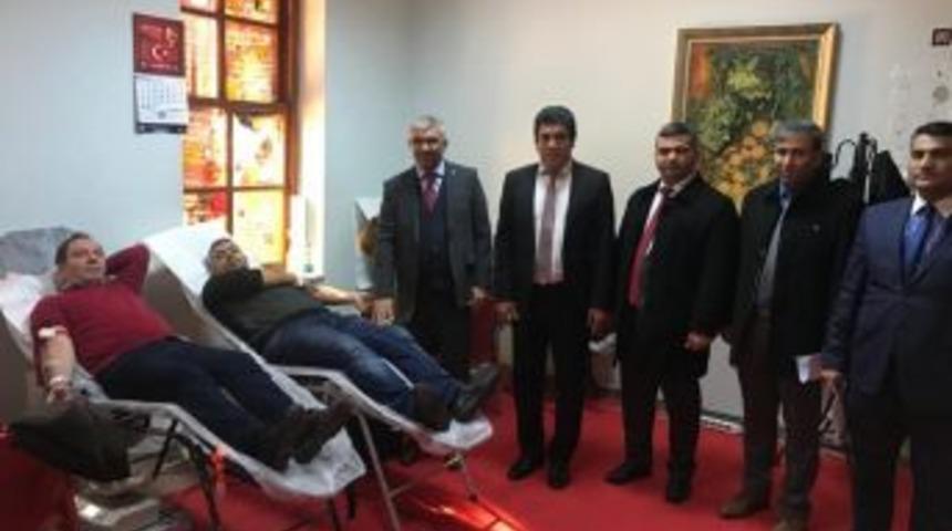 Kızılay’a Kan Verip Umut Oldular