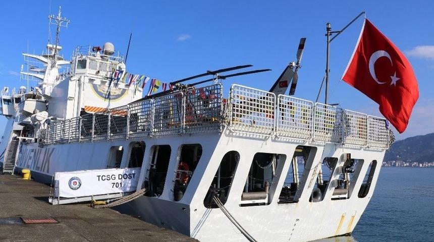 Rize&rsquo;ye Sahil G&uuml;venlik Komutanlığı&rsquo;na Bağlı &rsquo; Tcsg Dost&rsquo; Arama Kurtarma Gemisi Demir Attı