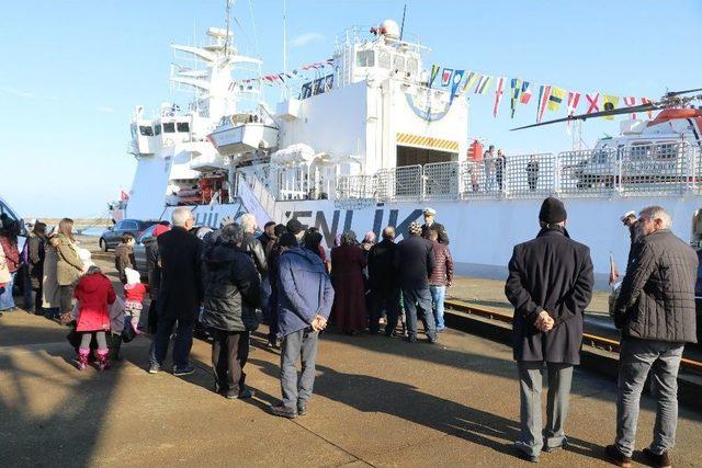 Rize’ye Sahil Güvenlik Komutanlığı’na Bağlı ’ Tcsg Dost’ Arama Kurtarma Gemisi Demir Attı