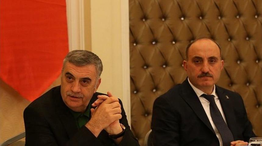 Başkan To&ccedil;oğlu Ak Parti İl Değerlendirme Toplantısı&rsquo;na Katıldı