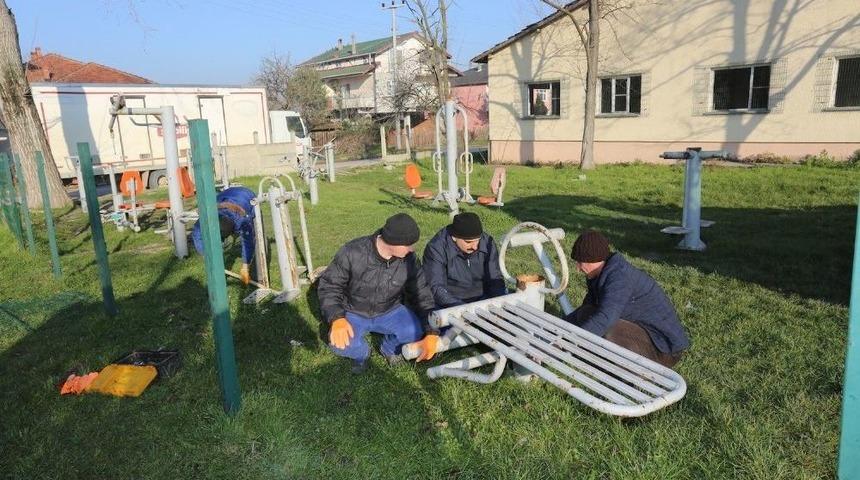 Serdivan’da Çocuk Parkları Yenileniyor