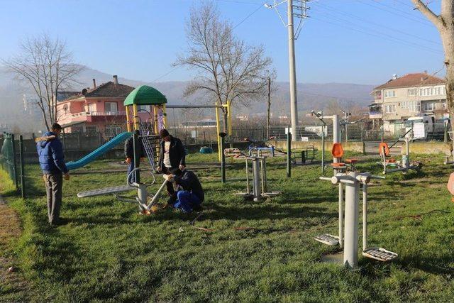 Serdivan’da Çocuk Parkları Yenileniyor