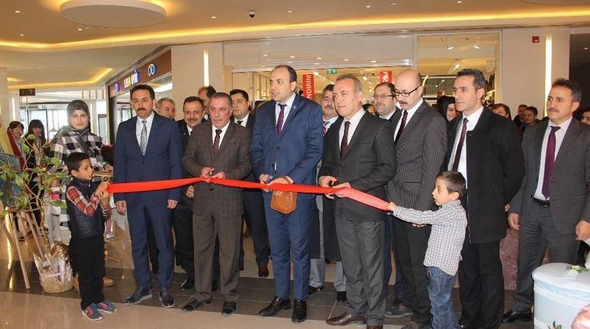 Öğrenciler Bir Yıllık Eserlerini Sergilediler