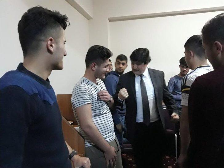 Rektör Yardım’dan Öğrenci Kampına Ziyaret G1