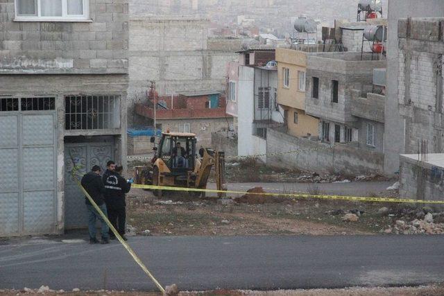 Kilis’te Boş Araziye Roket Düştü