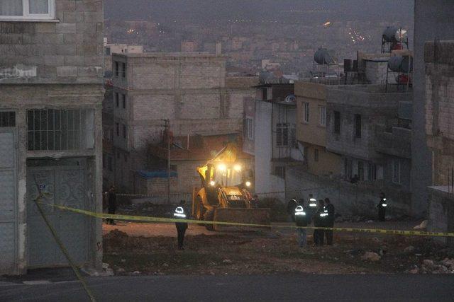 Kilis’te Boş Araziye Roket Düştü