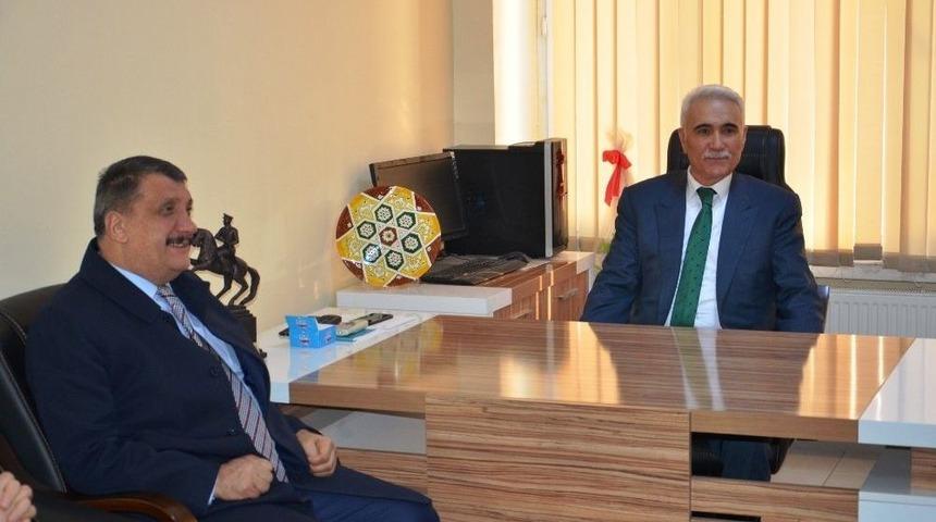 G&uuml;rkan&rsquo;dan Gazeteciler Ve Televizyoncular Cemiyeti&rsquo;ne Ziyaret