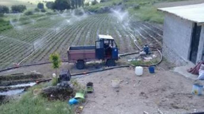 Tarladan Sulama Borularını &Ccedil;aldılar