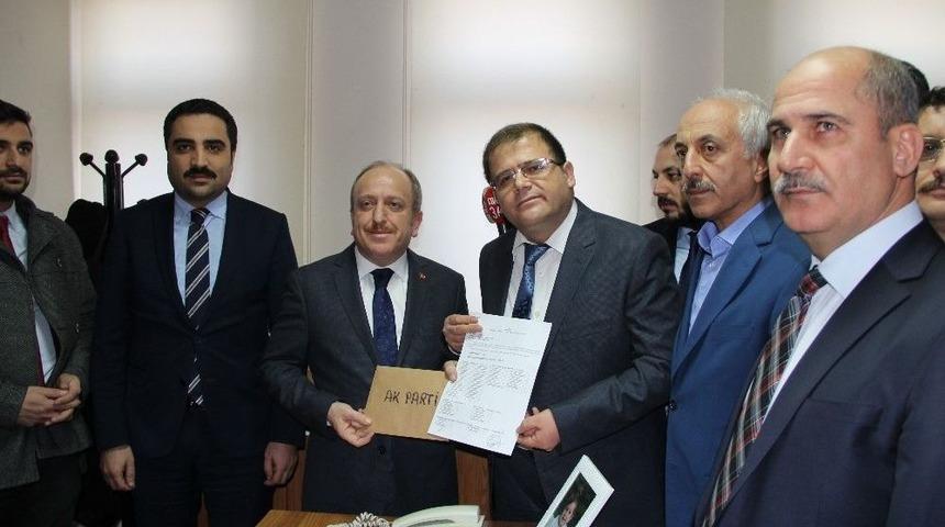 Ak Parti &Ccedil;orum İl Başkanı Karadağ, Mazbatasını Aldı
