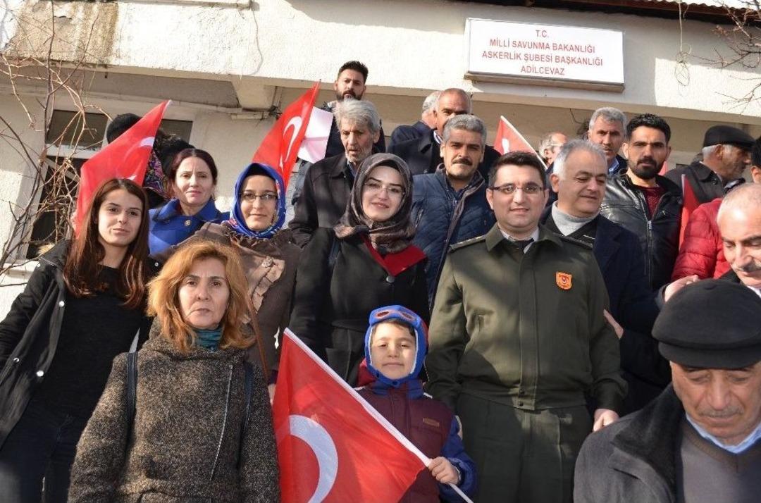 Adilcevaz Halkı Afrin İ&ccedil;in Askerlik Başvurusunda Bulundu