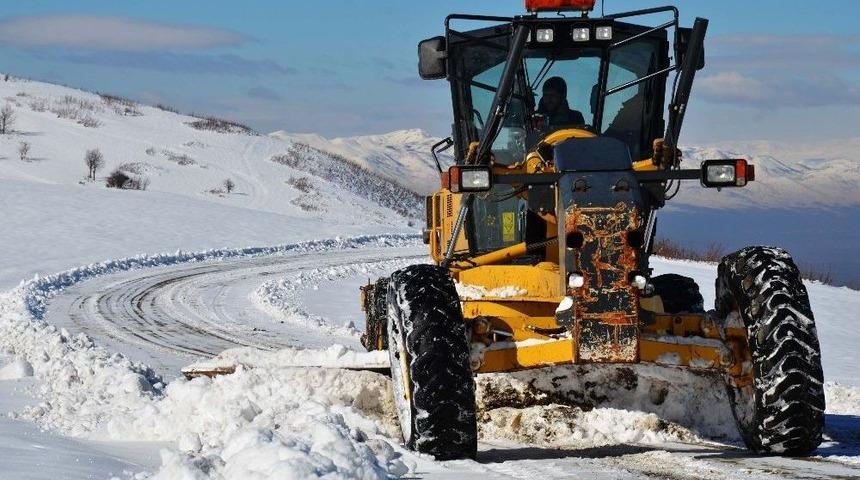Muş&rsquo;ta Yol A&ccedil;ma &Ccedil;alışması