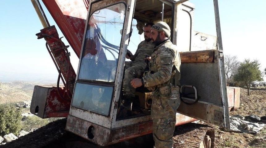 Tsk Ve &Ouml;so Afrin Kırsalındaki K&ouml;yleri B&ouml;yle &Ccedil;atışarak Aldı