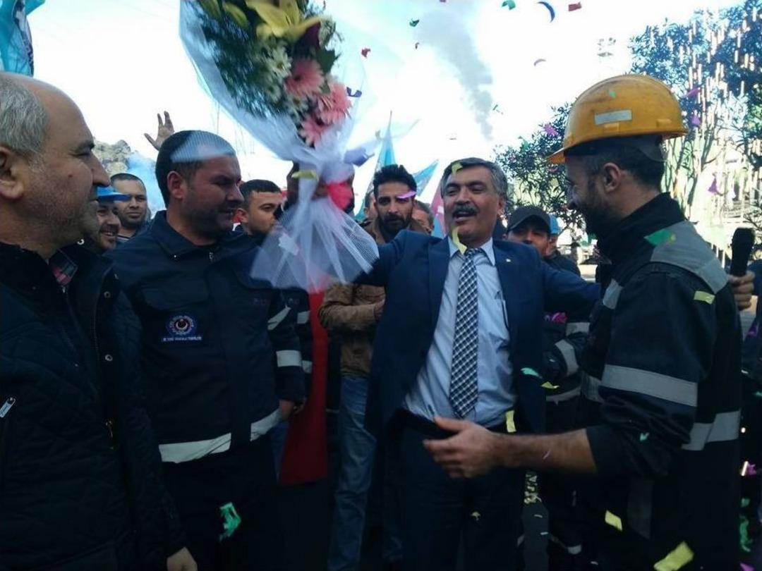 Metal İş&ccedil;ileri %25 Zammı Konfeti Patlatarak Kutladı