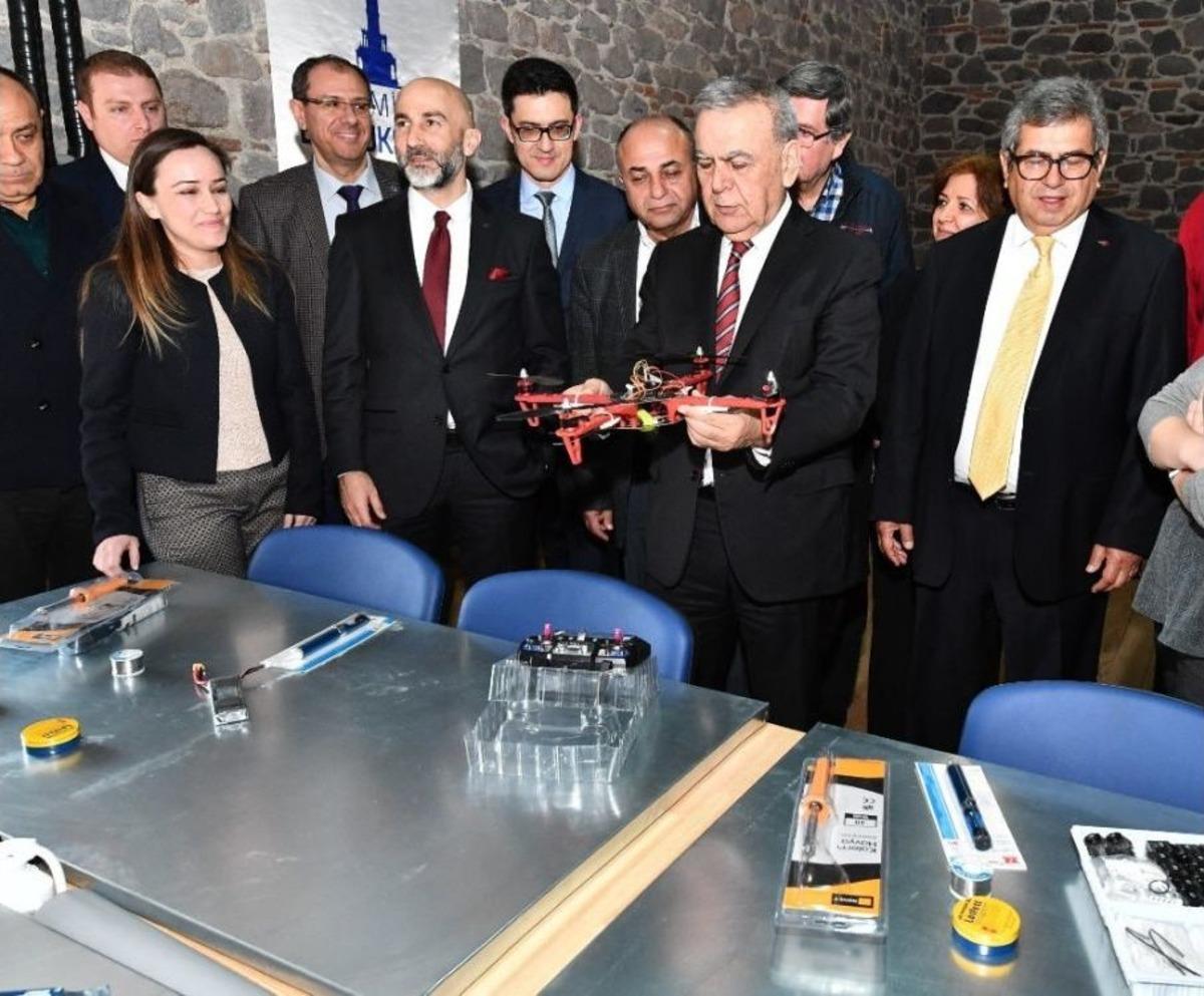 İzmir&rsquo;de Hayalleri Ger&ccedil;eğe D&ouml;n&uuml;şt&uuml;ren At&ouml;lye A&ccedil;ıldı