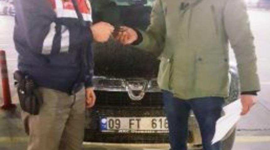 Jandarma &Ccedil;alınan Aracı Sahibine Geri Getirdi