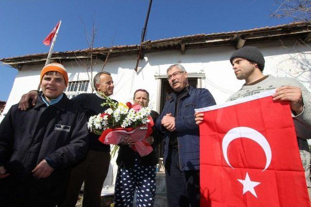 Afrin’den Gönderilen Selamı Başkan Yaralı Ulaştırdı