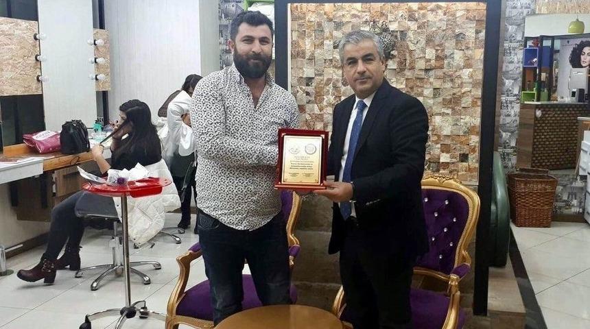 Başarılı Kuaf&ouml;rlere &Ouml;d&uuml;l Verildi