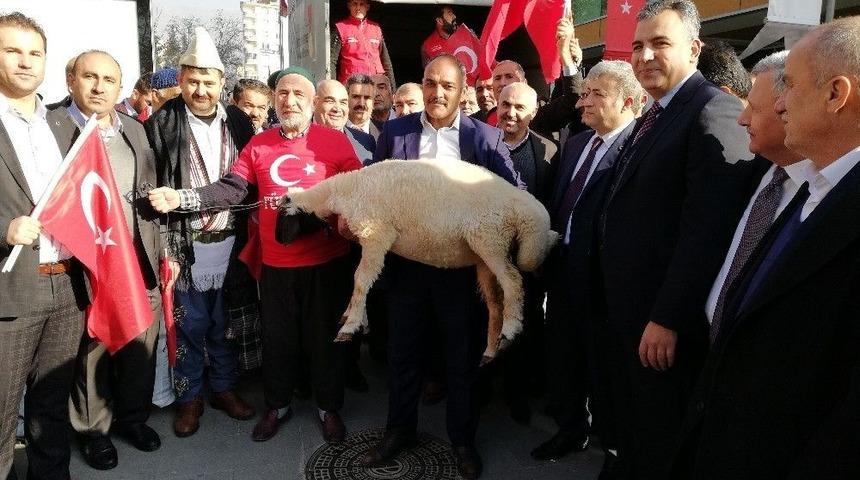 Kahramanmaraşlı 110 Muhtardan Sınır Hattına &Ccedil;ıkarma