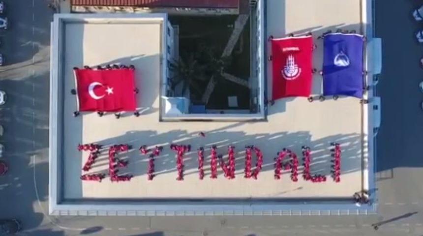 İnsan Zinciri Oluşturan Zabıtalar " Zeytin Dalı" Yazdı