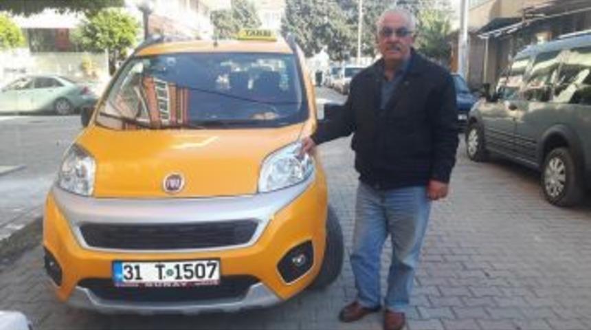 Şehit Ailelerine &Uuml;cretsiz Taksi Hizmeti Veriyor