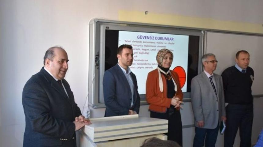 İl Milli Eğitim M&uuml;d&uuml;r&uuml; Durmuş&rsquo;tan S&uuml;r&uuml;c&uuml; Kurslarına Ziyaret