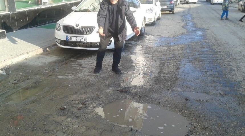 Vatandaşlar Bozuk Yolların Yapılmasını İstiyor