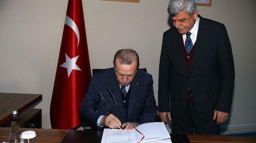 Karaosmanoğlu, İzmit Metro Projesi İ&ccedil;in Cumhurbaşkanından Destek İstedi