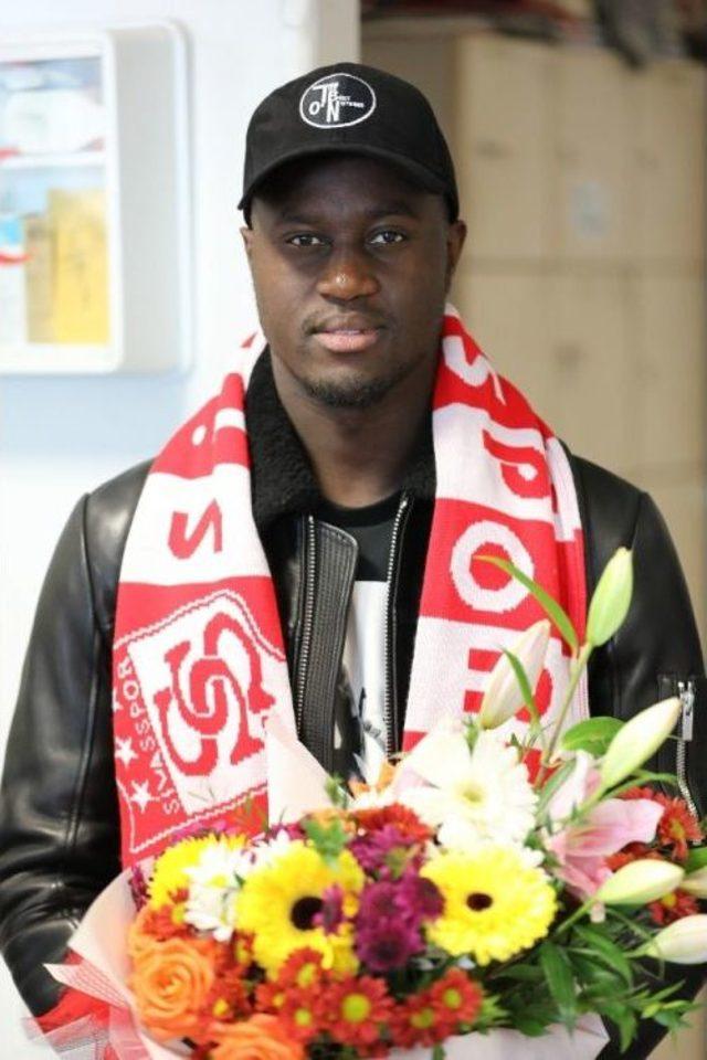 Sivasspor’un Yeni Transferi Saivet Sivas’a Geldi