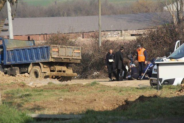 Sürücüsü Olduğu Kamyonun Altında Can Verdi