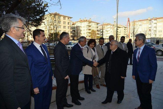 Vali Necati Şentürk, Defterdarlığı Ziyaret Ederek İncelemelerde Bulundu