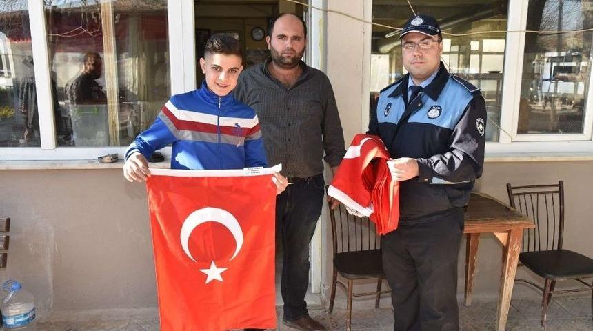 Paşak&ouml;y&rsquo;den Afrin Operasyonuna Bayraklı Destek