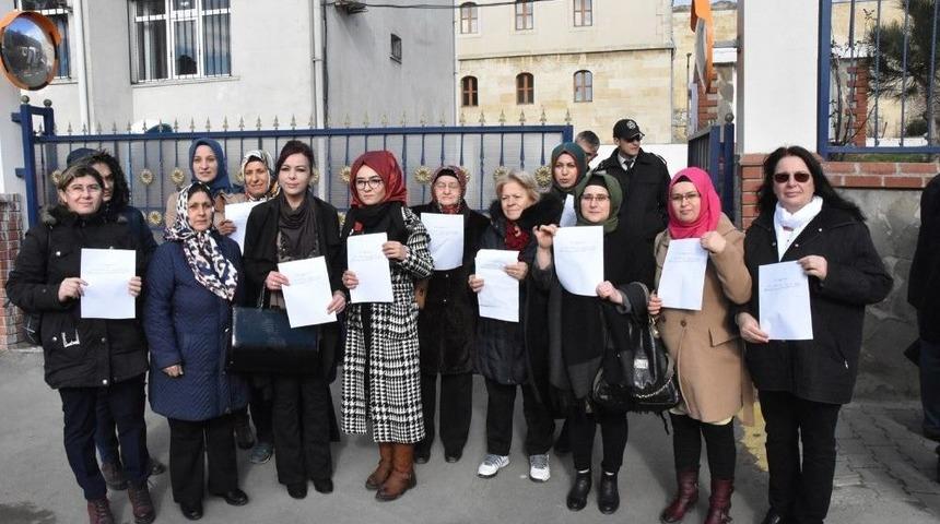 Sinoplu Kadınlar G&ouml;n&uuml;ll&uuml; Askerlik Başvurusunda Bulundu