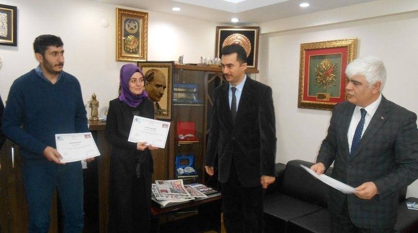 Uygulamalı Girişimcilik Kursu’nu Bitirenlere Sertifikaları Verildi