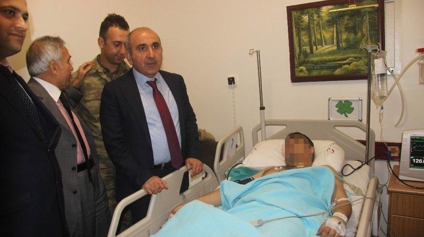 Başkan Kara Yaralı Askerleri Ziyaret Ederek Ev Yemekleri İkram Etti