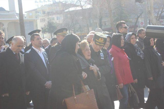 Kore Gazisi Tümgenarel Askeri Törenle Uğurlandı